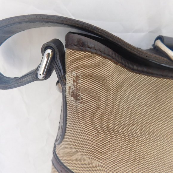 GUCCI SUPREME CANVAS RED GREEN STRIPE SHOULDER BAG - Picture 2 of 8